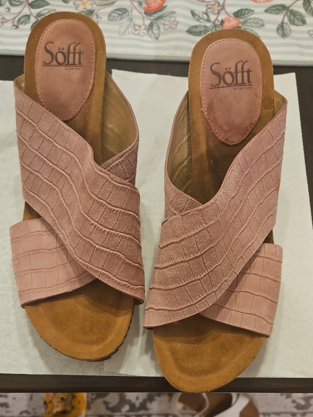 Söfft Mauve Pink Croc-Textured Crisscross Slide Mules